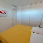 شقة 2 Pieces Avec Acces Direct Plage, Piscine Et Terrasse - - Fr-1-326-778