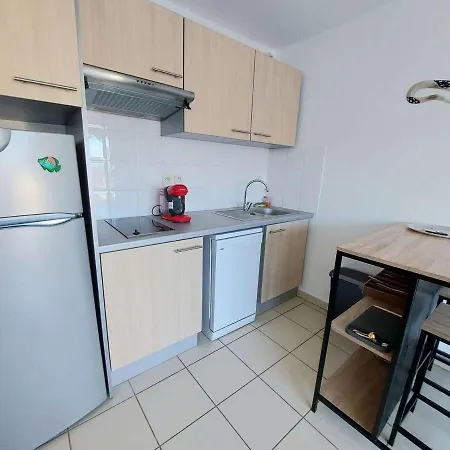 2 Pieces Avec Acces Direct Plage, Piscine Et Terrasse - - Fr-1-326-778 * Marseillan (Herault)
