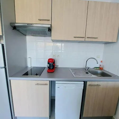 2 Pièces Avec Accès Direct Plage, Piscine Et Terrasse - - Fr-1-326-778 * Marseillan (Herault)