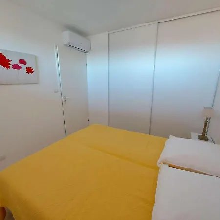 Apartment 2 Pieces Avec Acces Direct Plage, Piscine Et Terrasse - - Fr-1-326-778