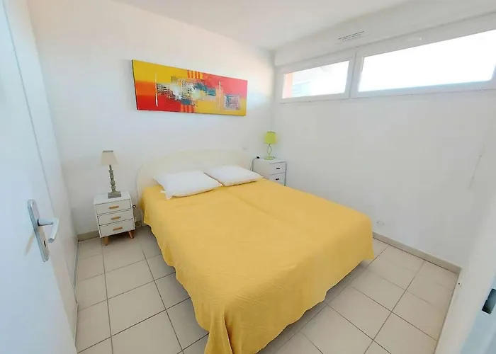 2 Pièces Avec Accès Direct Plage, Piscine Et Terrasse - - Fr-1-326-778
